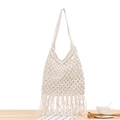 Beige handgehäkelte Strandtasche mit Boho-Lochmuster und langen dekorativen Fransen - Beige