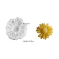 Daisy flower silicone mold for DIY candles and soaps, 6.5cm diameter and 1.8cm height - Type 2 Daisy No Hole