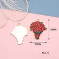 Detail view of red rose bouquet pendant with dimensions 30mm x 25mm in gold alloy - Rose Bouquet