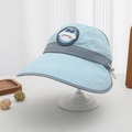 Dettaglio visiera parasole blu per bambini con toppa cane cartone e tesa larga - 52-54cm (3-8 Anni) / Azzurro