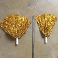 Paar gouden cheerleading pompons met plastic handvatten en meetlint voor de afmeting - Rechte Handgreep 80 G Goud (verhoogde Dichtheid Geschikt Voor Volwassenen)