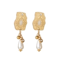 Orecchini vintage in stile francese con perle irregolari e cristalli su bianco - Stile 3