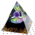8cm crystal pyramid with purple sphere, Om symbol and black crushed stone interior - 8cm / 26 Black 3D