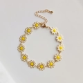 Handgefertigtes Armband mit Süßwasserperlen und Gänseblümchen im bunten Ethno-Stil - Gelbes Gänseblümchen-Emaille-Armband (JSS230010A)