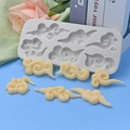 Weiße Silikonform für 7 verschiedene 3D-Wolkenformen für Tortendeko und Kerzen - 6-Hohlraum-Glückswolke