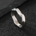 Size 9 / Mobius Loop / Steel