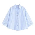 Camicia a righe bianche e blu dal taglio rilassato con design a spalla scesa e bottoni - S / A Righe Blu Chiaro