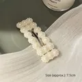 Elegant pearl BB hair clip with white pearls on a metal base, length approx. 7.5cm - Square Small Flower Pearl Clip