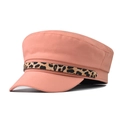 Détail de la casquette marine rose saumon avec bande léopard sur fond blanc - L (58-60cm) / Sangle Imprimée Léopard Orange
