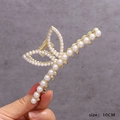 Pince à cheveux papillon dorée avec perles blanches et taille 10cm présentation main - 118# Oreilles de Chat Perle