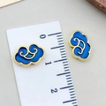 Perles nuages en émail bleu avec bordure dorée et règle indiquant la taille 1,5cm - Grand (22430)