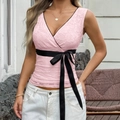 Rosa Spitzen-Top mit V-Ausschnitt, schwarzen Schleifen und modernem Y2K-Design - S / Hellrosa