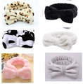 Fascia per capelli in pile corallo con fiocco in motivi leopardati e mucca - Set da 6 pezzi per la cura della pelle (174#)