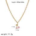 Collana con ciondolo a ciliegia dorata con zirconi rosa e dimensioni su sfondo bianco - Collana a ciliegia con zircone rotondo rosa (TN3596-PK)