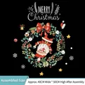 Vinilo decorativo de corona navideña con Papá Noel, piñas y texto de Merry Christmas - Medio / Como se muestra