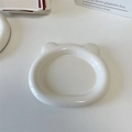 Draufsicht auf einen minimalistischen weißen Keramikteller in Bärenform auf weißem Grund - Kleiner weißer bärenförmiger dicker Teller (ca. 15 cm)