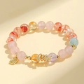 Armband mit rosa und roten Kristallperlen und goldenem Schlangenanhänger - Hämatoid-Quarz Rosenquarz Armband
