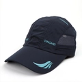 Dunkelblaue schnelltrocknende Baseballkappe mit Laserlöchern und atmungsaktivem Mesh - Verstellbar / Marineblau