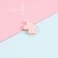 Primer plano del colgante silueta de unicornio en oro rosa pulido para joyería DIY - 8*11mm Cuenta de Unicornio con Agujero Pequeño / Oro rosa