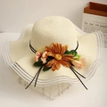 Fashionable sun straw hat with wide lace brim and large sunflowers for beach vacations - L (58-60cm) / Cream