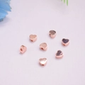Roségoldene herzförmige Perlen mit Loch für DIY-Schmuckherstellung und Armband-Charms - 5x5mm / Roségold