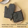 Thick black and white checkered oven mitt and pot holder set in cotton linen material - Glove and Pot Holder / Black Plaid