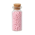 Perles de rocaille roses de 3mm dans une bouteille en verre avec bouchon en liège - Rose