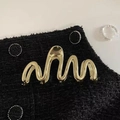 Elegant gold wavy metal hair claw clip with a glossy finish for a luxurious hair style - M-Shape Wave Style / Large / Gold