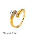 Dettaglio dell'anello in acciaio inossidabile placcato oro 18K con zirconi lucidi - Aperto Regolabile / Oro (HF-J1498-G)