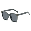 Lunettes de soleil tendance pour enfants vert foncé avec détail métallique lettre D - Monture Verte Verres Gris