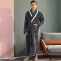 Dicker langer Herren-Bademantel aus Flanell in Dunkelgrau mit weißem Besatz - M / Grau (Herren)