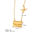 Dettagli della collana busta dorata con misure del ciondolo e decorazione a rondine - Stile busta e rondine dorata (RTG4HV4)