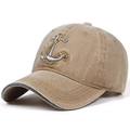 Casquette rétro beige délavé avec broderie ancre dorée vue sous un angle de 45 degrés - Taille unique / Kaki