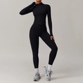 Ensemble de yoga noir ajusté avec haut zippé à col montant et legging à taille haute - S / Haut Et Bas / Noir Premium (Veste+Pantalon)