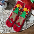 Calze natalizie spesse in pile corallo rosso con motivo di omino di pan di zenzero e albero - Taglia unica / Omino di Pan di Zenzero Albero di Natale