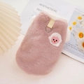 Detail der rosa Fleece-Haustierweste mit Schaf-Stickerei und metallenem D-Ring-Verschluss - XS / Altrosa