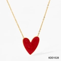 Collier élégant plaqué or avec pendentif cœur marbré rouge sur fond blanc pur - Collier Cœur Rouge (KDD1028)
