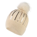 Gorro de invierno de punto beige con pompón de piel sintética y lentejuelas doradas - Beige
