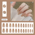 Uñas postizas ballerina nude con líneas doradas, perlas y pedrería, set de 24 piezas - Susurro de Miel (Z1152) Estilo Pegamento