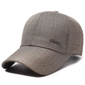 Braune Baseballkappe mit Melange-Leinentextur und silbernem SPORTS-Metallemblem - Verstellbar / Khaki
