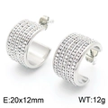 Pendientes de aro en C de acero de titanio plateado con cuatro filas de cristales - Estilo de Diamante Grande(KE114923-K) / Color Acero