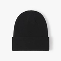 Gorro clásico de punto acanalado negro para calor invernal y protección de oídos - Negro