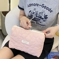 Trousse à maquillage matelassée rose à fleurs avec fermeture éclair et étiquette - Matelassé à Fleurs Roses
