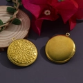 Pendentif médaillon rond vintage doré avec relief floral et petit anneau - N°7 Médaillon Rond Vintage à Fleurs (32.5*36mm)