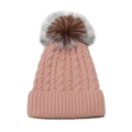 Detalle de gorro de punto trenzado rosa con pompón de piel sintética bicolor suave - M (56-58cm) / Rosa
