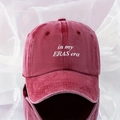Gorra de béisbol de algodón lavado burdeos con bordado blanco in my ERAS era - Burdeos