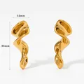 Pendientes geométricos dorados retorcidos para mujer con un diseño de espiral moderno de 35 mm - Dorado