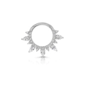 Nahaufnahme von silbernem Nasenring mit Zirkonia-Tropfen und Schraubverschluss - Radialer Klicker-Ring (CC183) / Silber (CC183-1)