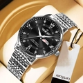 Montre homme d'affaires avec cadran noir et bracelet en acier argenté sur un coussin - Cadran Noir Argenté