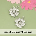 Pendentif fleuri élégant plaqué or 18k avec zircons marquise et diamètre de 16,9 mm - Style Marguerite Radiante d'Argent (ME1811B)